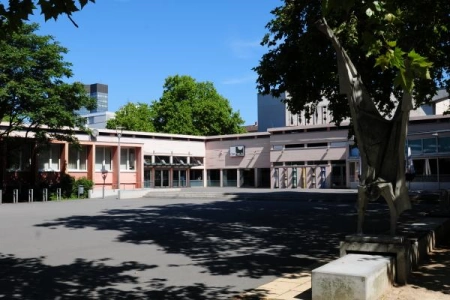 Ein Blick über den Innenhof des Kulturzentrum dasHaus Ludwigshafen